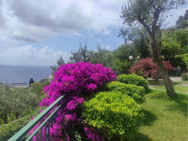 appartamento in vendita a Recco in zona Megli