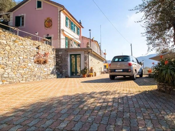 casa indipendente in vendita a Recco in zona San Rocco