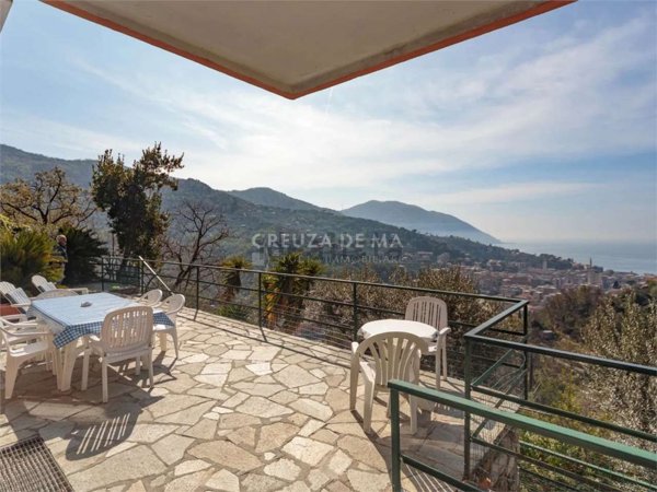 casa indipendente in vendita a Recco