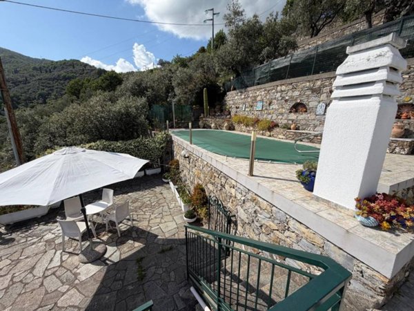 casa indipendente in vendita a Recco in zona San Rocco