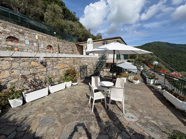 casa indipendente in vendita a Recco