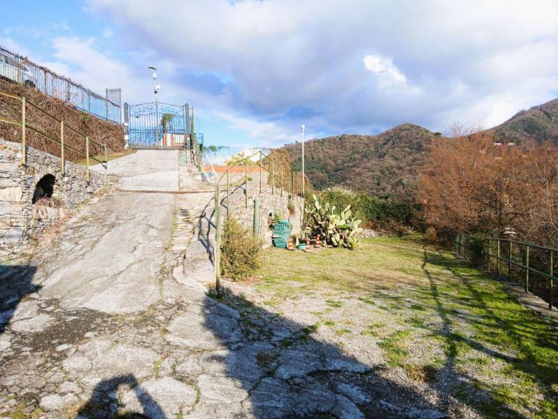 casa indipendente in vendita a Recco in zona Megli