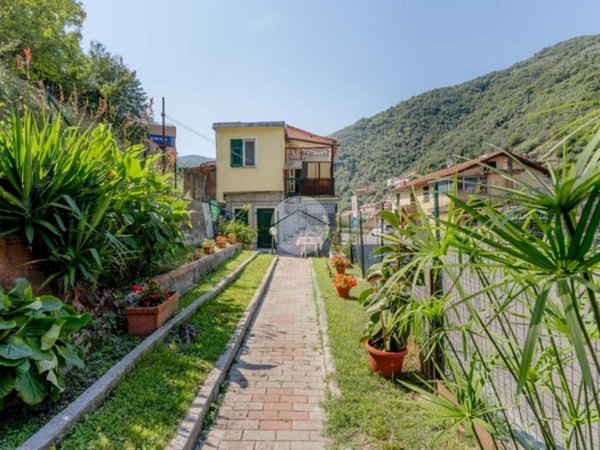 casa indipendente in vendita a Recco in zona San Rocco