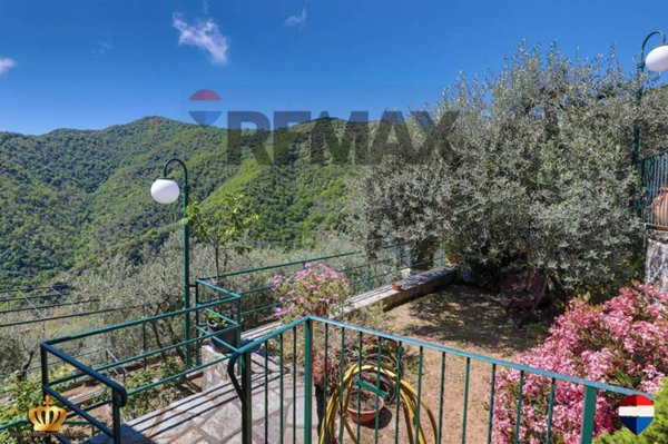 casa indipendente in vendita a Recco