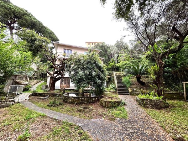 casa indipendente in vendita a Recco in zona Megli