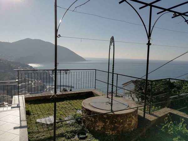 casa indipendente in vendita a Recco in zona Megli