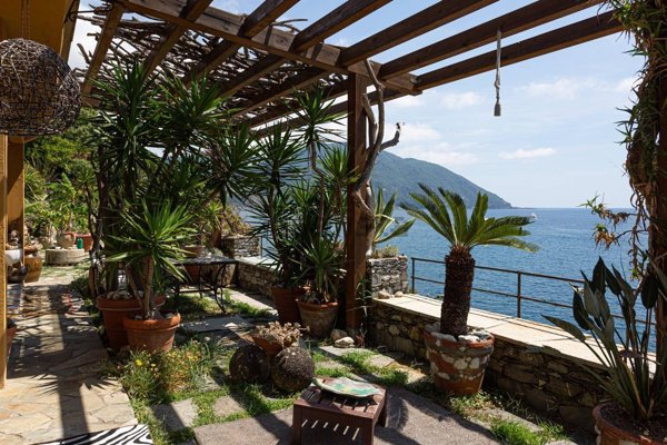 casa indipendente in vendita a Recco in zona Megli