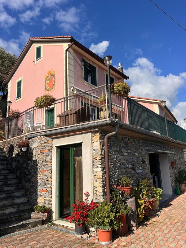 casa indipendente in vendita a Recco in zona San Rocco