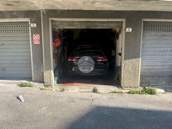 box auto in vendita a Recco in zona Megli