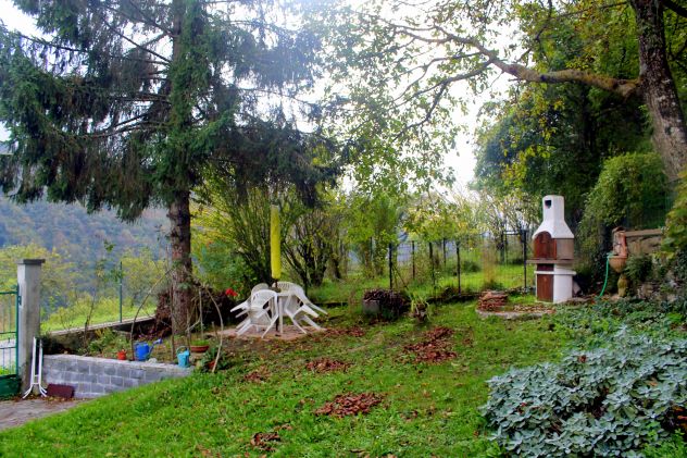 casa indipendente in vendita a Rezzoaglio in zona Piano