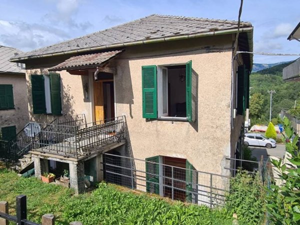casa indipendente in vendita a Rezzoaglio in zona Piano