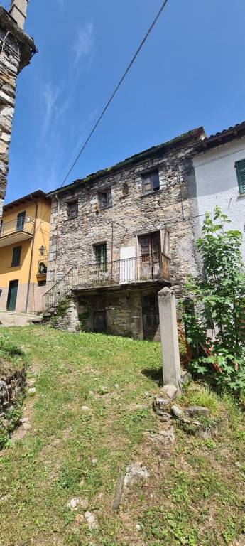 casa indipendente in vendita a Rezzoaglio in zona Vicomezzano