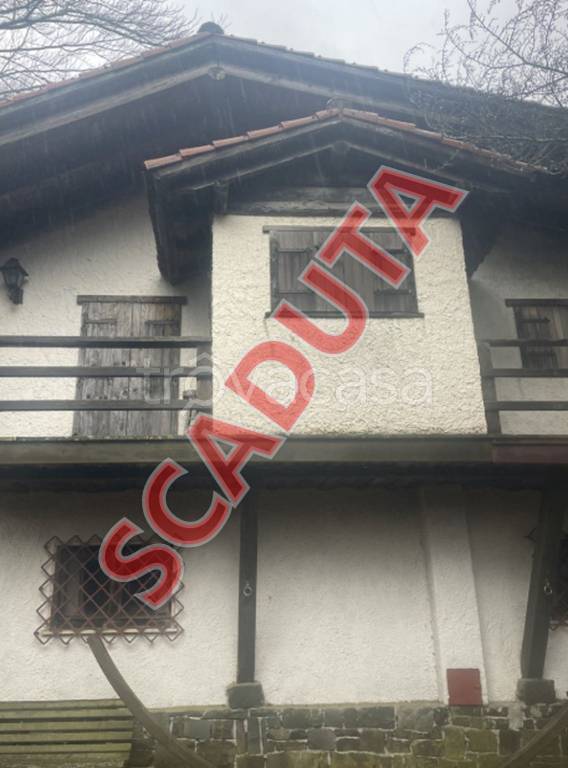 casa indipendente in vendita a Rezzoaglio in zona Piano