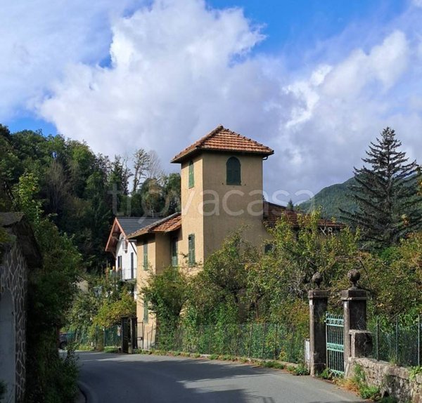 casa indipendente in vendita a Rezzoaglio