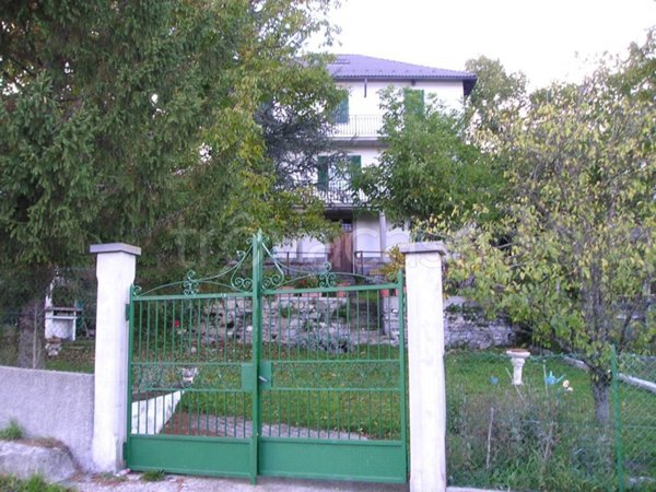 casa indipendente in vendita a Rezzoaglio in zona Piano