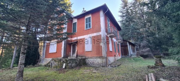 casa indipendente in vendita a Rezzoaglio in zona Magnasco