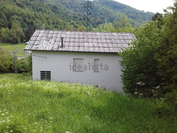 casa indipendente in vendita a Rezzoaglio in zona Piano