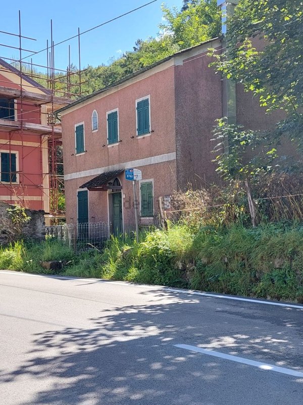 casa indipendente in vendita a Rezzoaglio in zona Piano