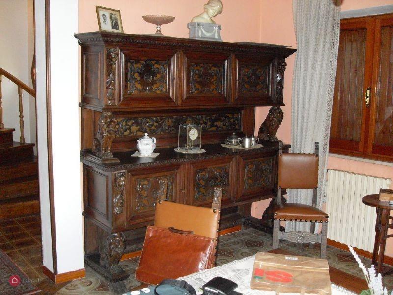 casa indipendente in vendita a Rezzoaglio in zona Ertola