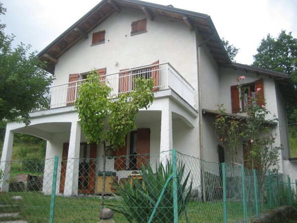 casa indipendente in vendita a Rezzoaglio in zona Piano