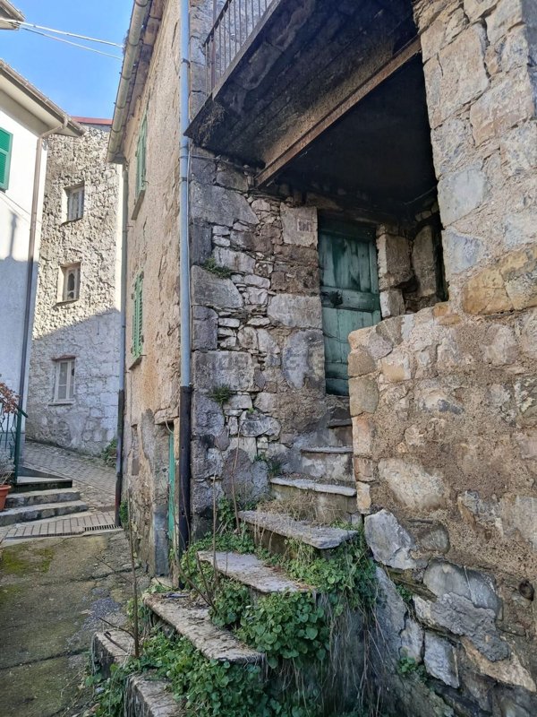 casale in vendita a Rezzoaglio