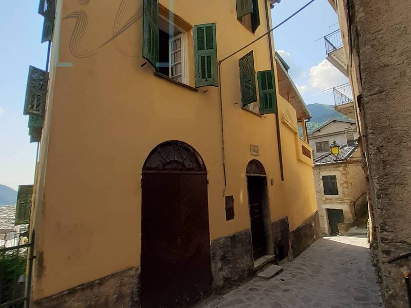 casa indipendente in vendita a Rezzoaglio in zona Piano