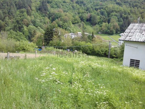 casa indipendente in vendita a Rezzoaglio in zona Piano