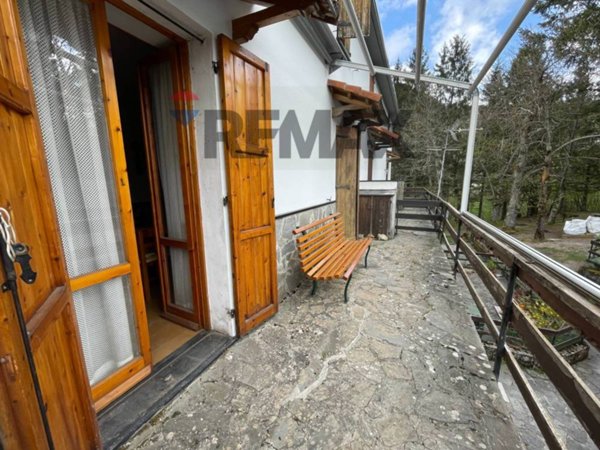 appartamento in vendita a Rezzoaglio in zona Piano