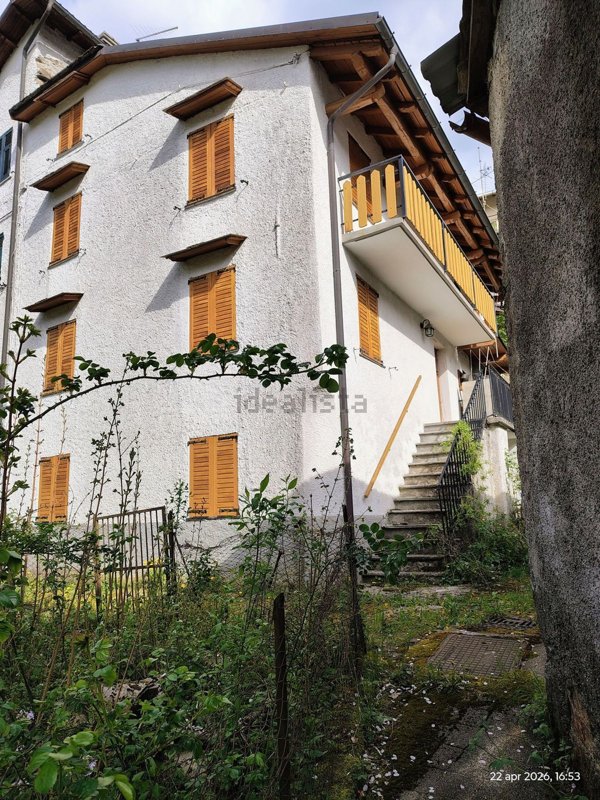 casa semindipendente in vendita a Rezzoaglio in zona Piano