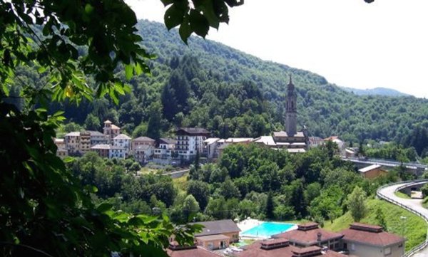 casa indipendente in vendita a Rezzoaglio