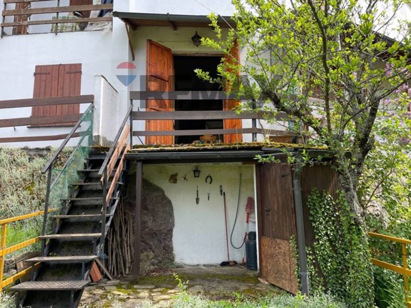 appartamento in vendita a Rezzoaglio in zona Vicosoprano