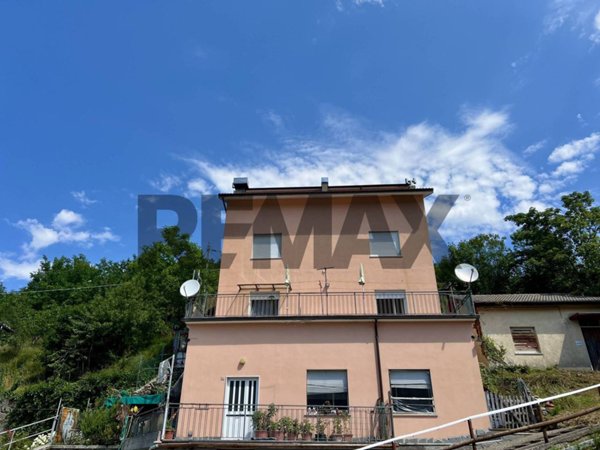 appartamento in vendita a Rezzoaglio in zona Cabanne