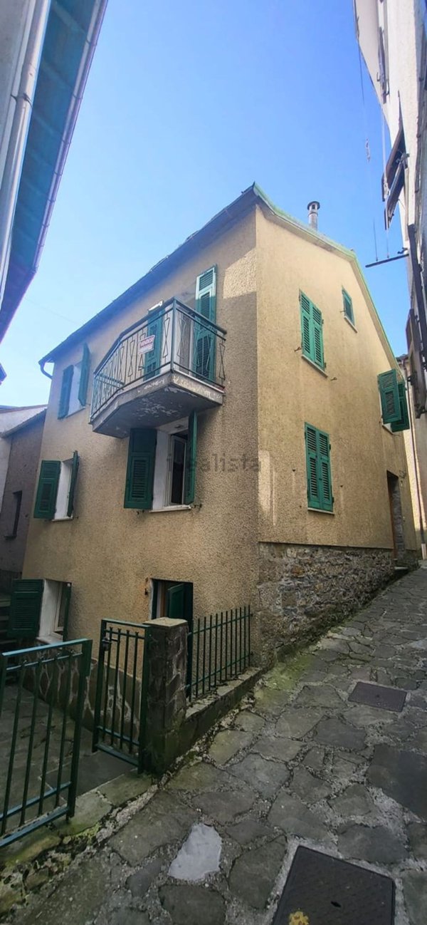 casa indipendente in vendita a Rezzoaglio in zona Vicosoprano