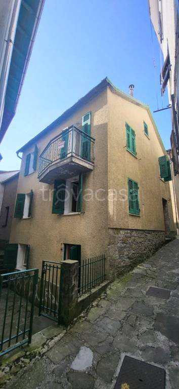 casa indipendente in vendita a Rezzoaglio in zona Vicosoprano