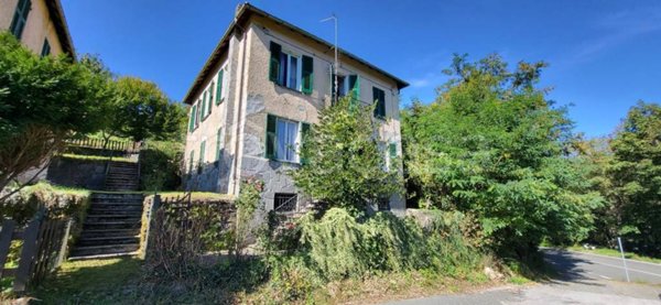 casa indipendente in vendita a Rezzoaglio in zona Piano