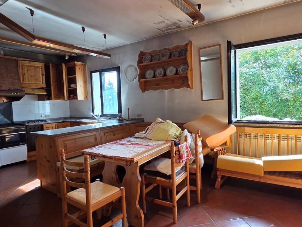 casa indipendente in vendita a Rezzoaglio in zona Alpepiana