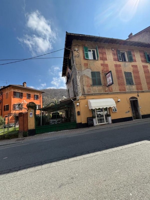 negozio in vendita a Ronco Scrivia in zona Borgo Fornari