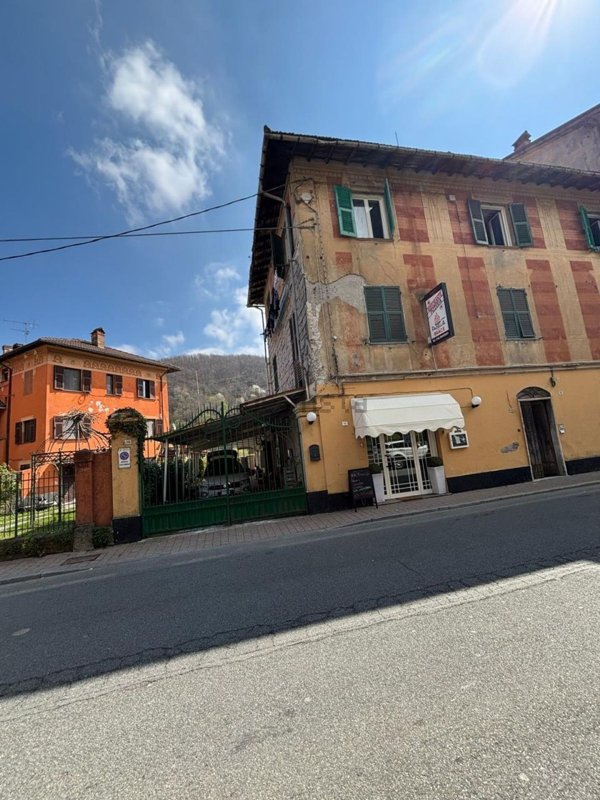locale commerciale in vendita a Ronco Scrivia