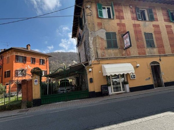 negozio in vendita a Ronco Scrivia in zona Borgo Fornari