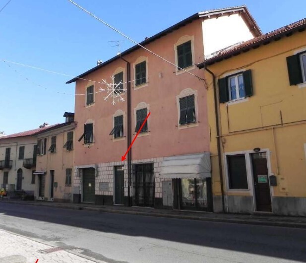locale di sgombero in vendita a Ronco Scrivia in zona Borgo Fornari