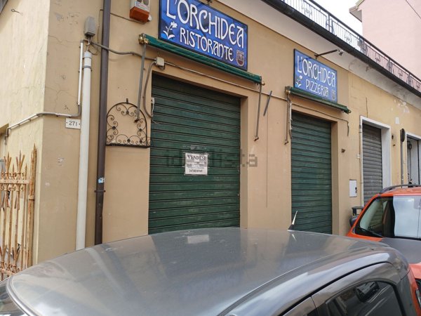 locale commerciale in vendita a Ronco Scrivia
