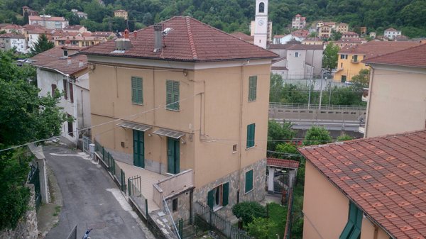 casa semindipendente in vendita a Ronco Scrivia