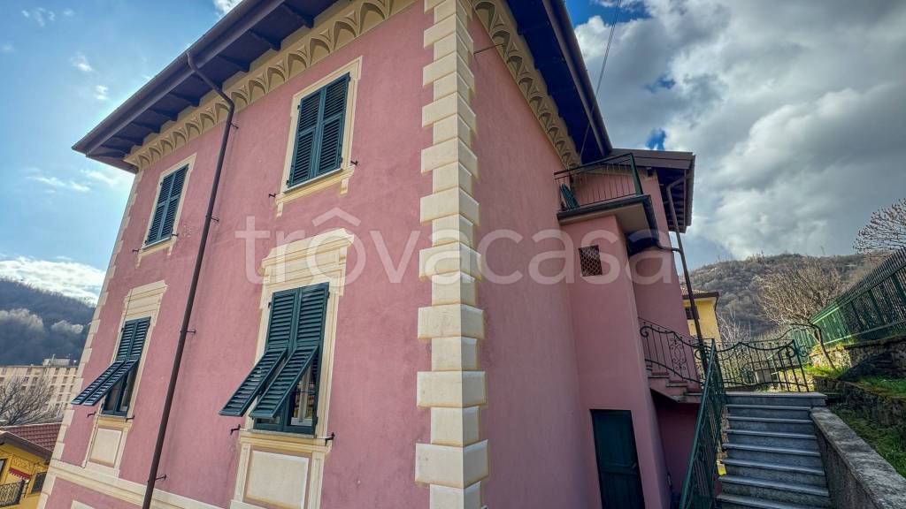 casa indipendente in vendita a Ronco Scrivia