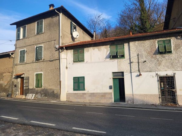 casa indipendente in vendita a Ronco Scrivia in zona Borgo Fornari