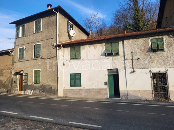 casa indipendente in vendita a Ronco Scrivia in zona Borgo Fornari