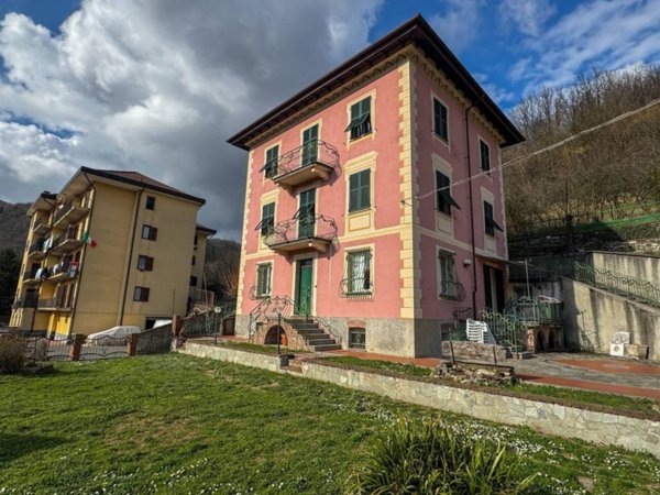 casa indipendente in vendita a Ronco Scrivia