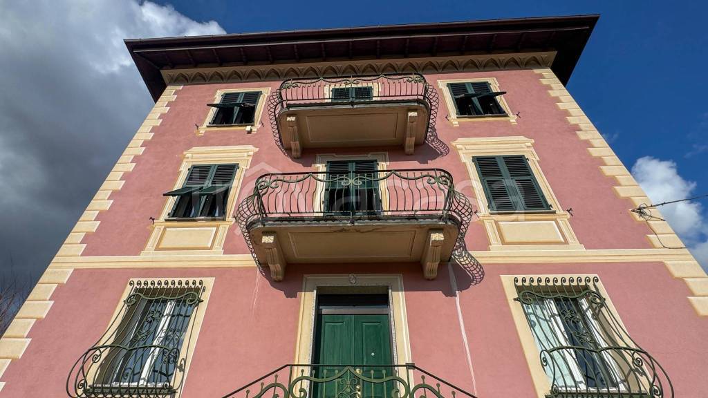 casa indipendente in vendita a Ronco Scrivia in zona Borgo Fornari