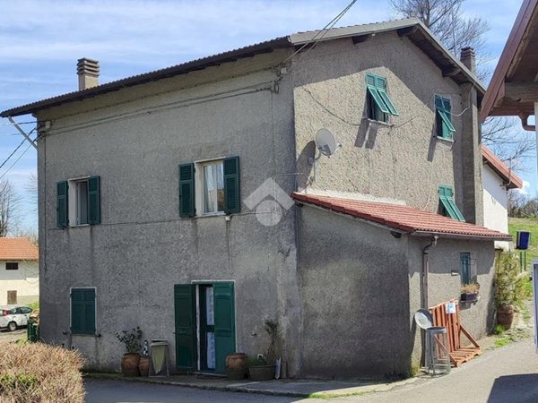 casa semindipendente in vendita a Ronco Scrivia in zona Banchetta