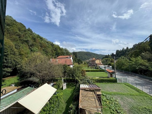 casa indipendente in vendita a Ronco Scrivia in zona Borgo Fornari