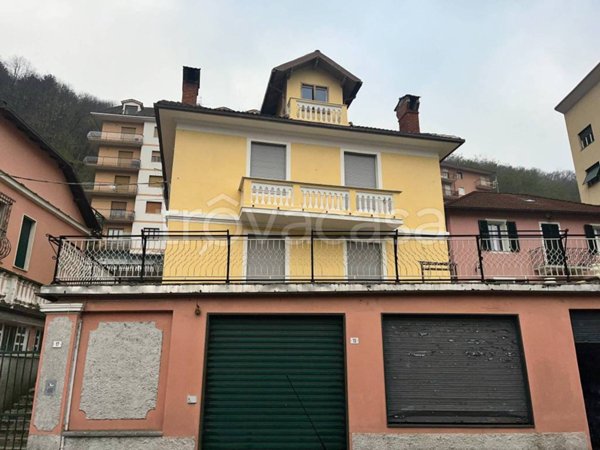 casa indipendente in vendita a Rossiglione
